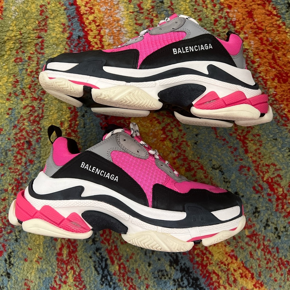 Balenciaga triple s fluo pink